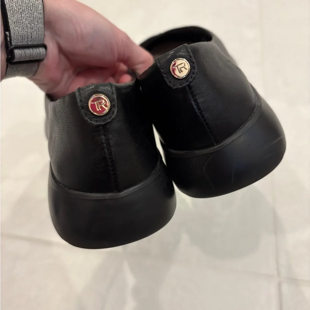 Taryn Rose Devon Napa Flats in Black Size 6.5